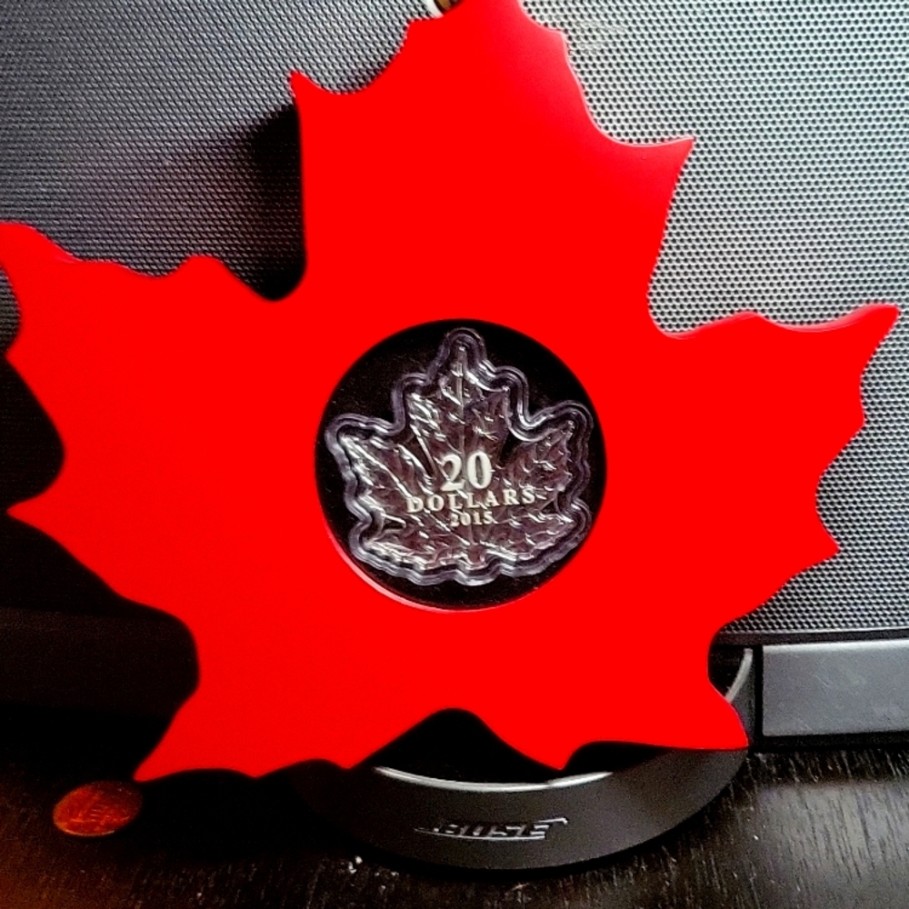 $20 ...2015 CANADIAN MINT .999 SILVER